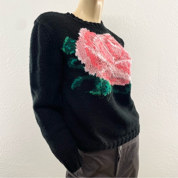 Vintage- black hand knit pink rose sweater- s/m - Picture 8 of 15
